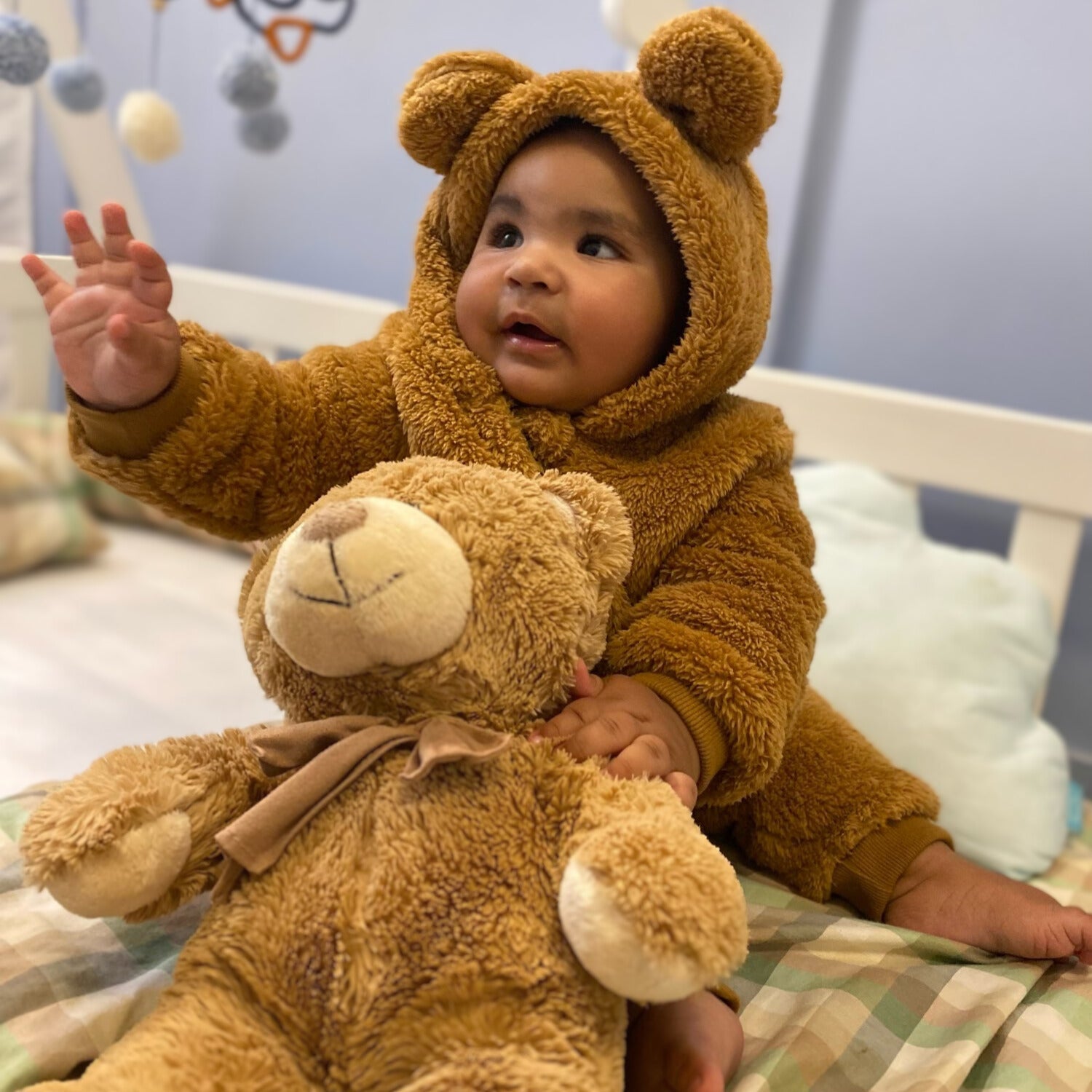 Teddy All-in-One - Cosy and warm through the winter!